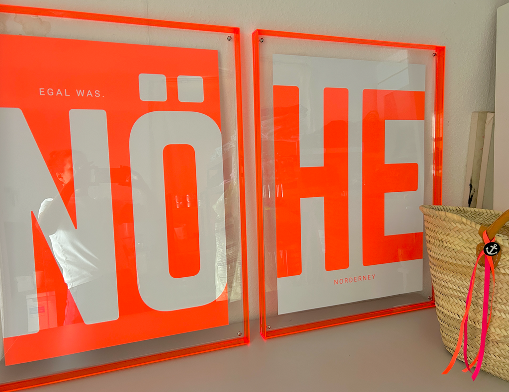NEON HE Poster 50x70 cm